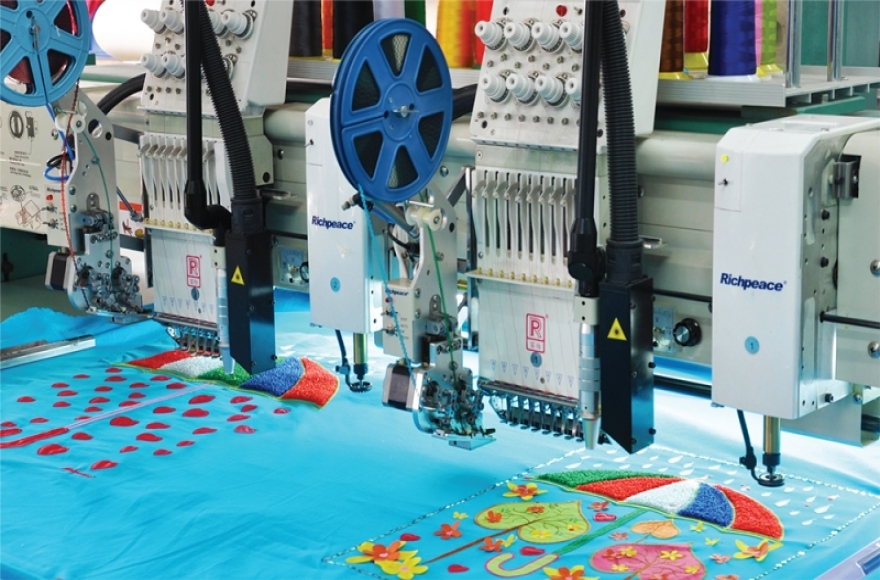 富怡電腦混合毛巾繡花機