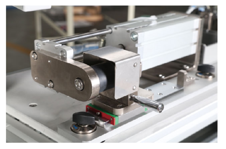 富怡汽車天窗卷陽簾涂油預(yù)緊臺(tái)