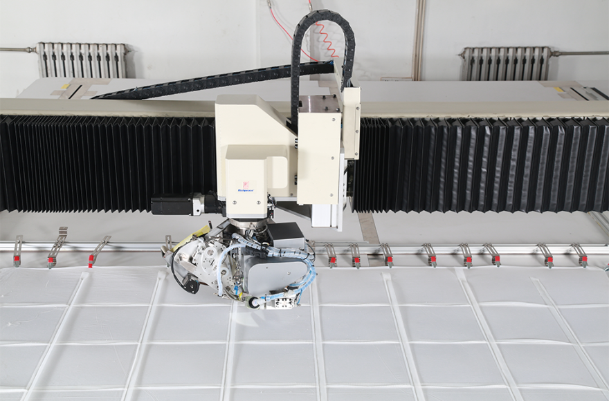 富怡立襯旋轉機頭精密縫紉機