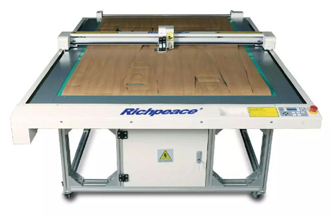 富怡電腦模板切割機(jī)展機(jī) 富怡電腦模板切割機(jī)展機(jī)