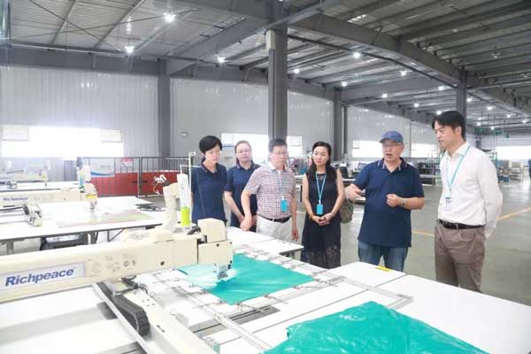 中國服裝協會一行人參觀寶盈 中國服裝協會一行人參觀寶盈7.jpg