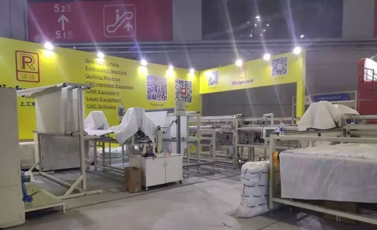 展會(huì)第一天，富怡首單告捷！