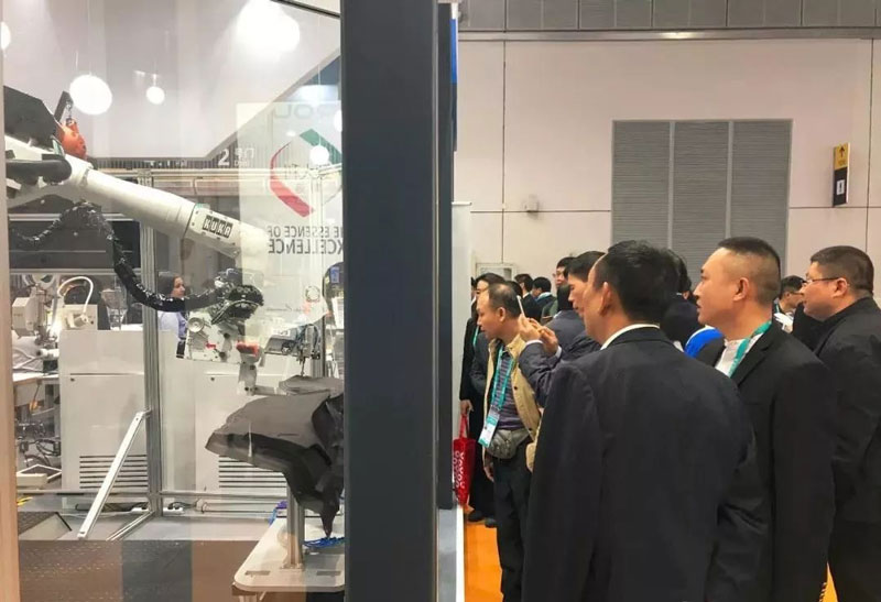 國內(nèi)外諸多參觀者的涌入 國內(nèi)外諸多參觀者的涌入