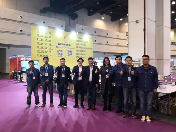 富怡團(tuán)隊在鄭州縫制設(shè)備展 富怡團(tuán)隊在鄭州縫制設(shè)備展