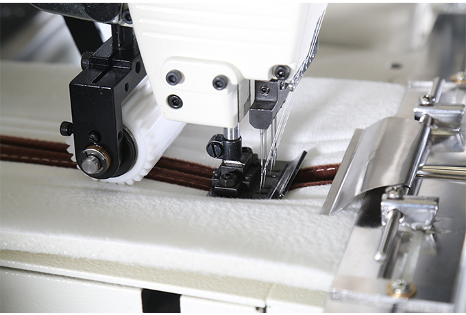 床圍拉鏈自動(dòng)縫紉機(jī)多針鏈?zhǔn)綑C(jī)頭 多針鏈?zhǔn)綑C(jī)頭.jpg