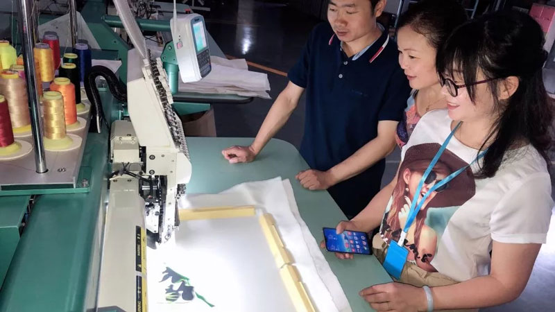 參觀研發(fā)中心 參觀研發(fā)中心打樣測試.jpg