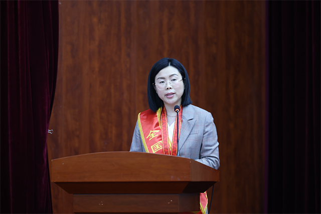 全國(guó)五一勞動(dòng)獎(jiǎng)?wù)? border= 全國(guó)五一勞動(dòng)獎(jiǎng)?wù)?/></p><p id=