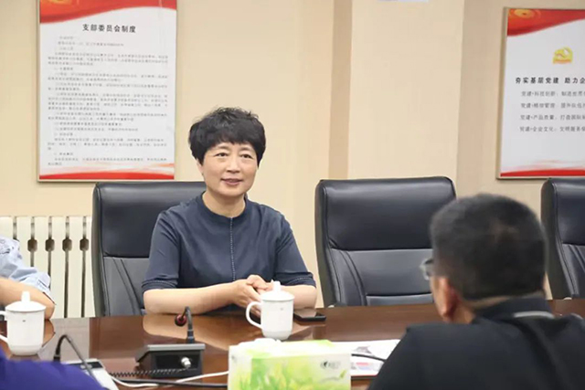 寶坻區(qū)總工會(huì)領(lǐng)導(dǎo)深入基層,為企業(yè)職工送關(guān)懷! 寶坻區(qū)總工會(huì)領(lǐng)導(dǎo)深入基層,為企業(yè)職工送關(guān)懷!