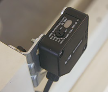 富怡框式電腦絎縫機(jī)(撐布帶機(jī)型)法式上料臺(tái) 富怡框式電腦絎縫機(jī)(撐布帶機(jī)型)法式上料臺(tái)